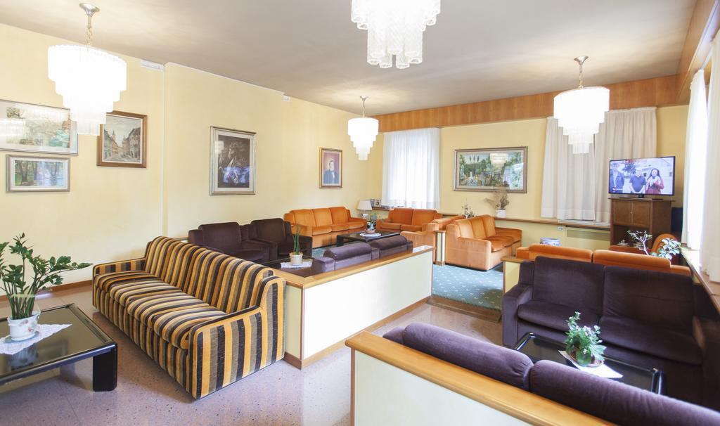Hotel Rossini Tabiano Terme Екстер'єр фото