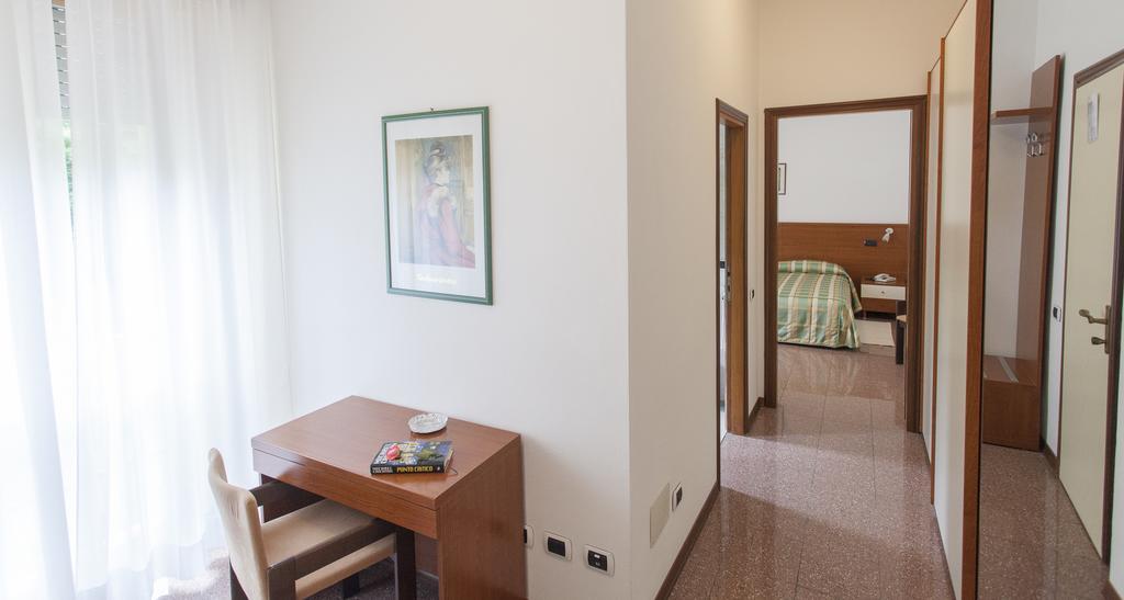 Hotel Rossini Tabiano Terme Екстер'єр фото