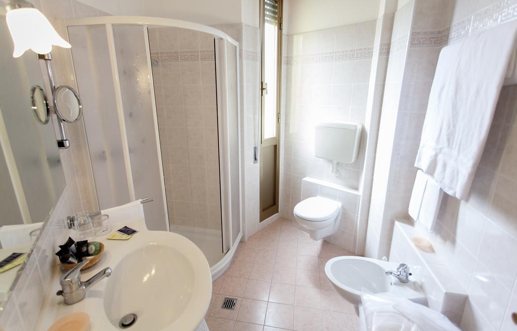 Hotel Rossini Tabiano Terme Екстер'єр фото