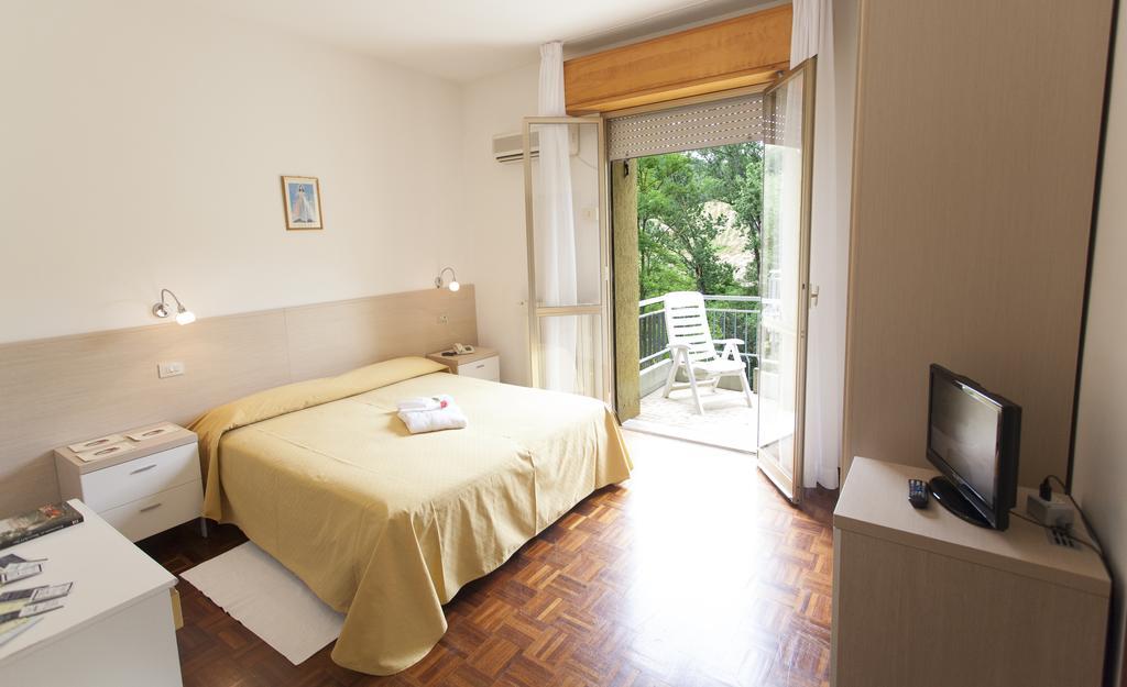 Hotel Rossini Tabiano Terme Екстер'єр фото