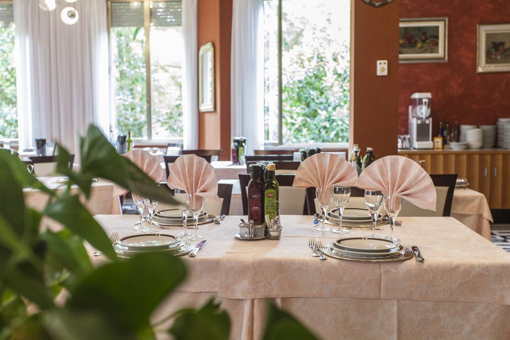 Hotel Rossini Tabiano Terme Екстер'єр фото