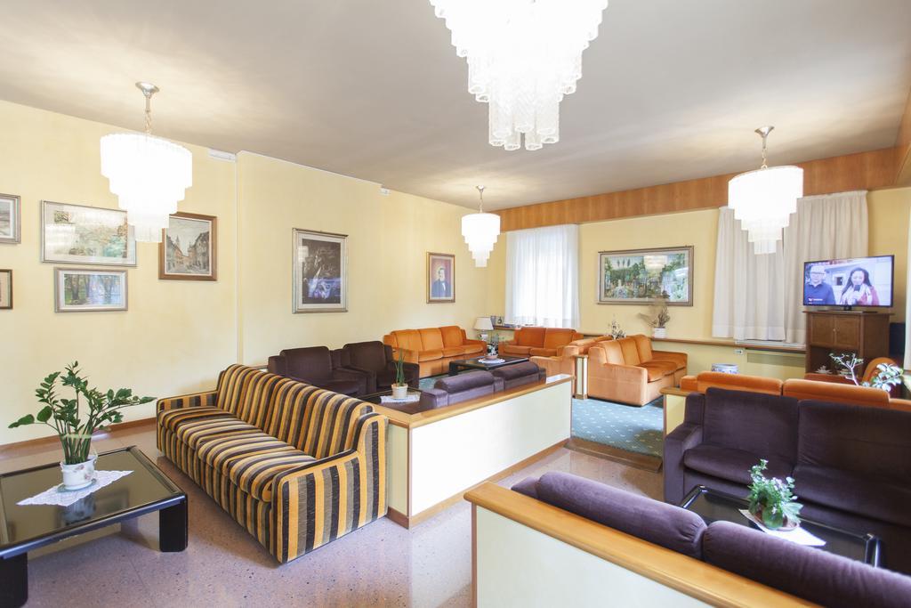 Hotel Rossini Tabiano Terme Екстер'єр фото