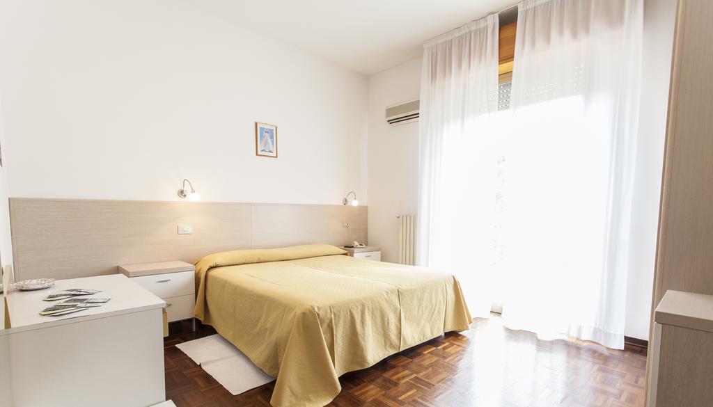 Hotel Rossini Tabiano Terme Екстер'єр фото