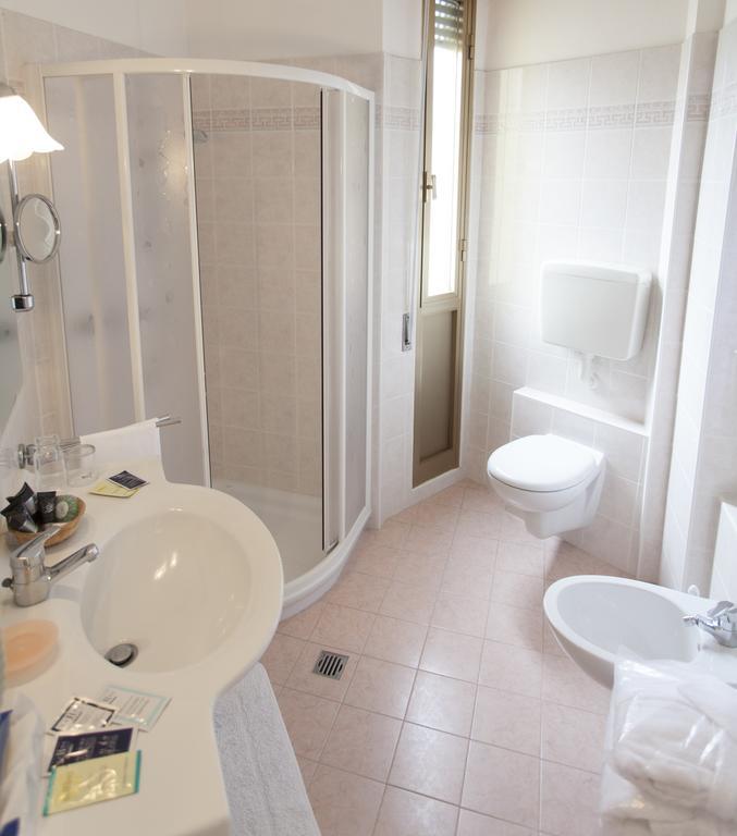 Hotel Rossini Tabiano Terme Екстер'єр фото