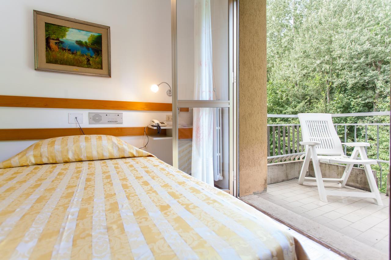 Hotel Rossini Tabiano Terme Екстер'єр фото