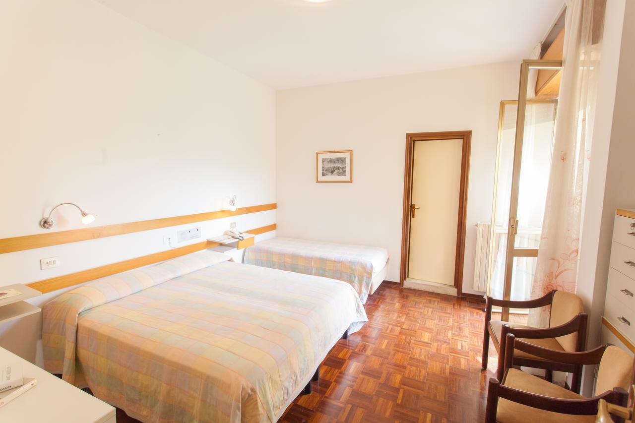 Hotel Rossini Tabiano Terme Екстер'єр фото