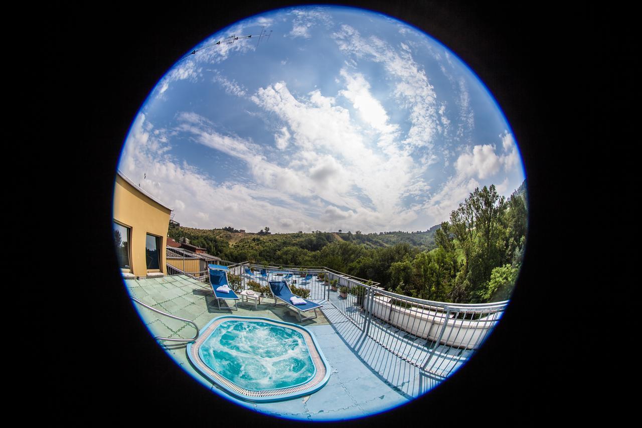 Hotel Rossini Tabiano Terme Екстер'єр фото