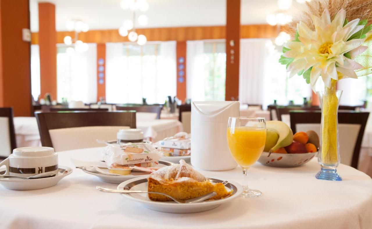 Hotel Rossini Tabiano Terme Екстер'єр фото